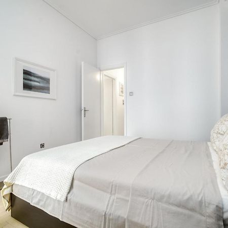 Elegant Light Two Bedroom Apartment In City Center Афіни Екстер'єр фото