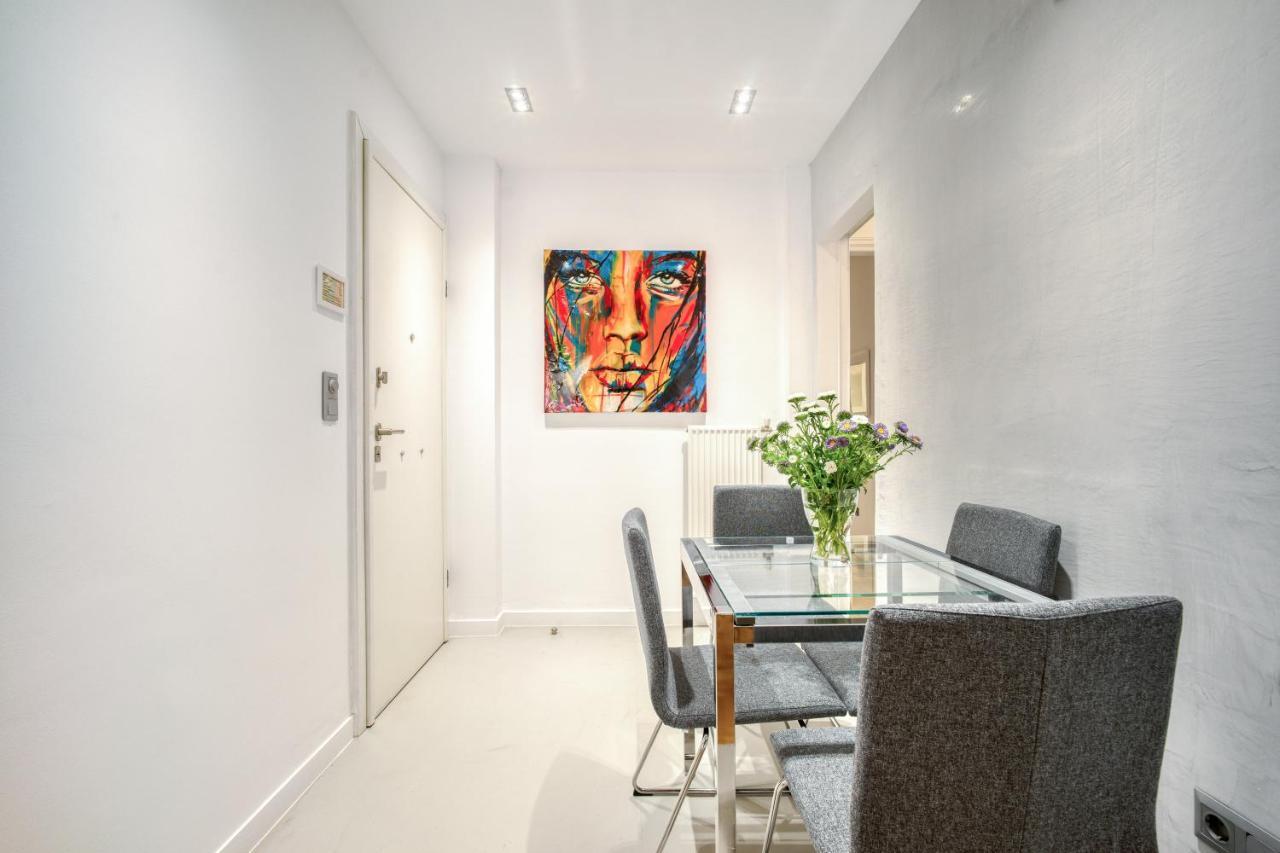 Elegant Light Two Bedroom Apartment In City Center Афіни Екстер'єр фото